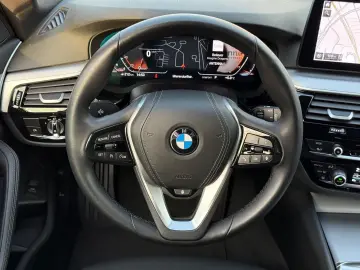 BMW 530d Touring xDrive  INDIVIDUAL EXCLUSIVE VOLL