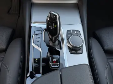 BMW 530d Touring xDrive  INDIVIDUAL EXCLUSIVE VOLL