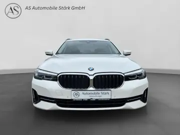 BMW 530d Touring xDrive LED Kamera Leder DAB