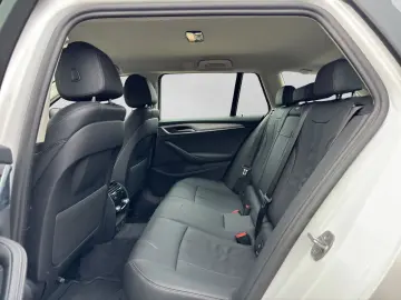 BMW 530d Touring xDrive LED Kamera Leder DAB