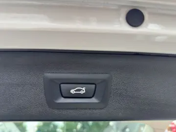 BMW 530d Touring xDrive LED Kamera Leder DAB