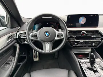 BMW 530d xDr Tour M Sport Pano AHK Laser HuD LCProf