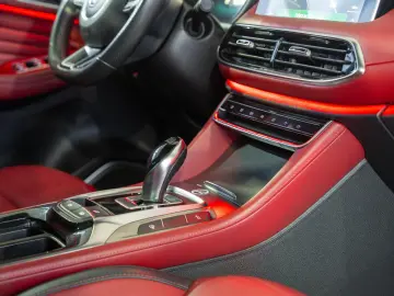 MG EHS PLUG-IN HYBRID