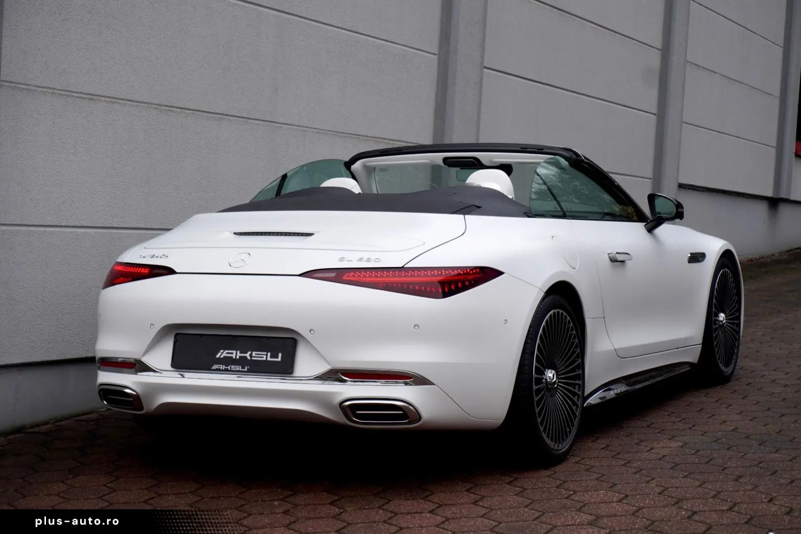 MERCEDES-BENZ SL 680 MAYBACH MONOGRAM SERIES WHITE AMBIENCE