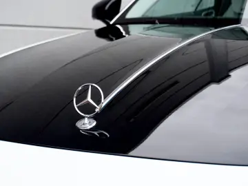 MERCEDES-BENZ SL 680 MAYBACH MONOGRAM SERIES WHITE AMBIENCE