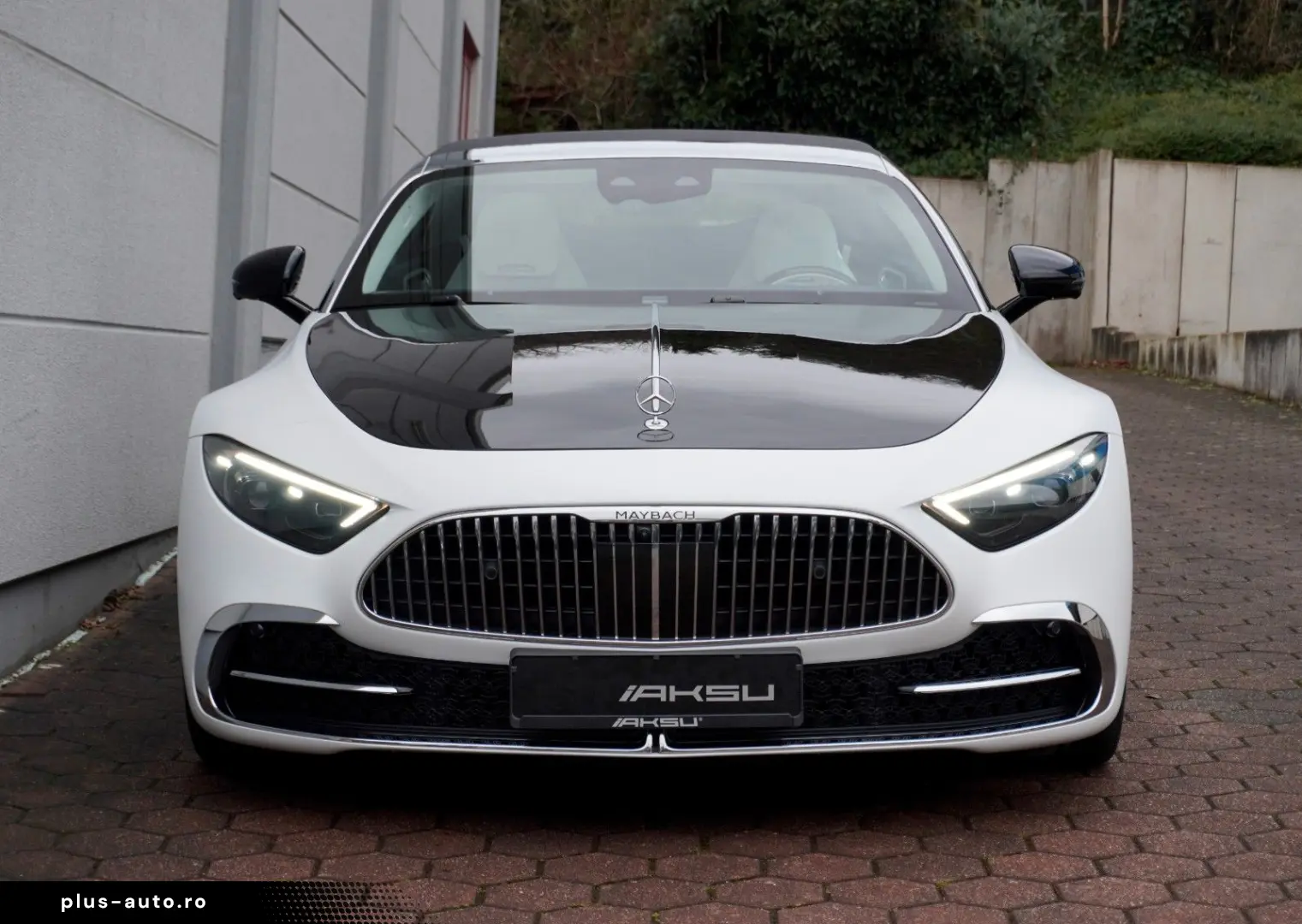 MERCEDES-BENZ SL 680 MAYBACH MONOGRAM SERIES WHITE AMBIENCE