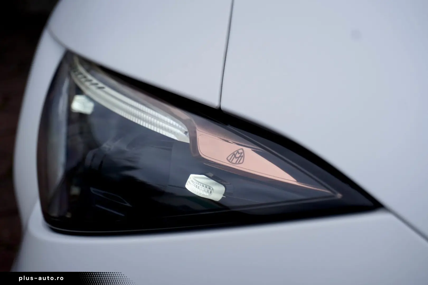 MERCEDES-BENZ SL 680 MAYBACH MONOGRAM SERIES WHITE AMBIENCE