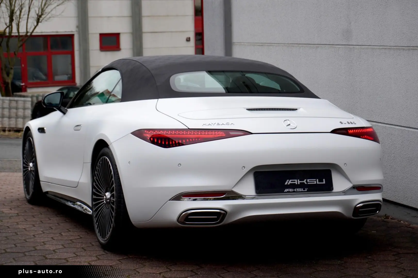 MERCEDES-BENZ SL 680 MAYBACH MONOGRAM SERIES WHITE AMBIENCE