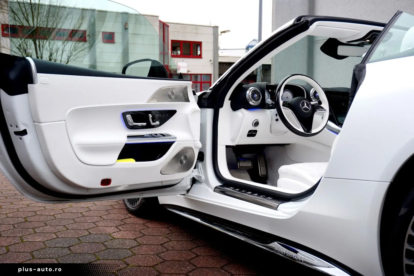 MERCEDES-BENZ SL 680 MAYBACH MONOGRAM SERIES WHITE AMBIENCE