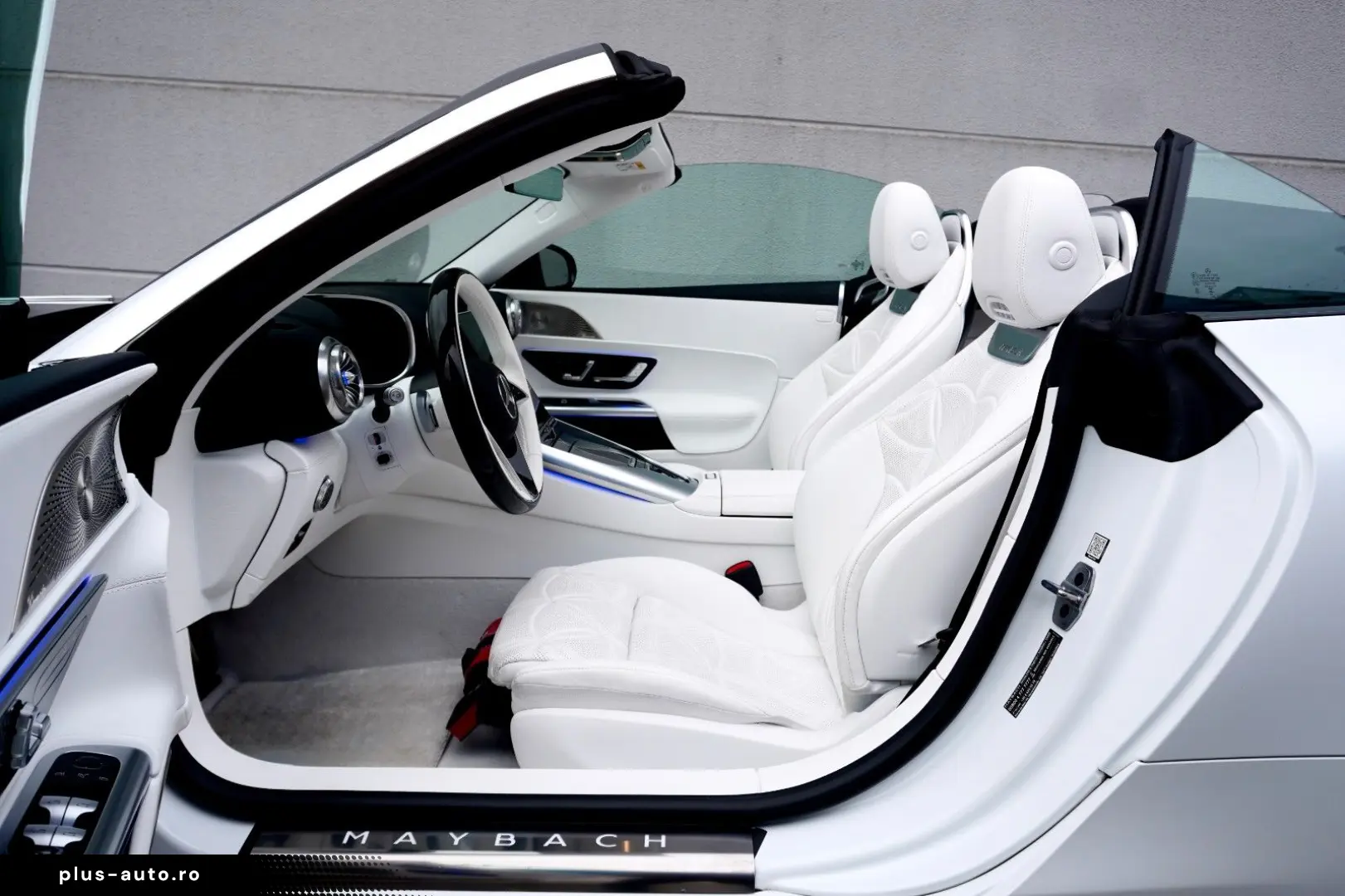 MERCEDES-BENZ SL 680 MAYBACH MONOGRAM SERIES WHITE AMBIENCE