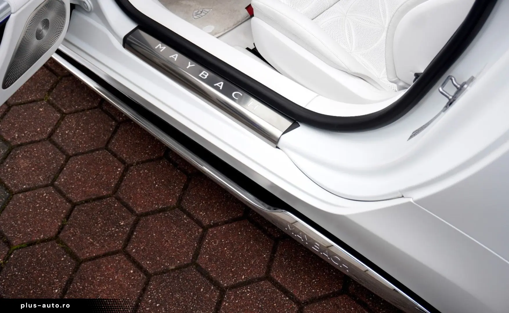 MERCEDES-BENZ SL 680 MAYBACH MONOGRAM SERIES WHITE AMBIENCE