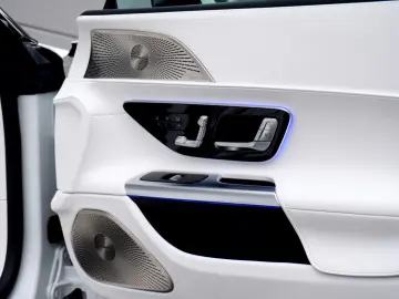 MERCEDES-BENZ SL 680 MAYBACH MONOGRAM SERIES WHITE AMBIENCE