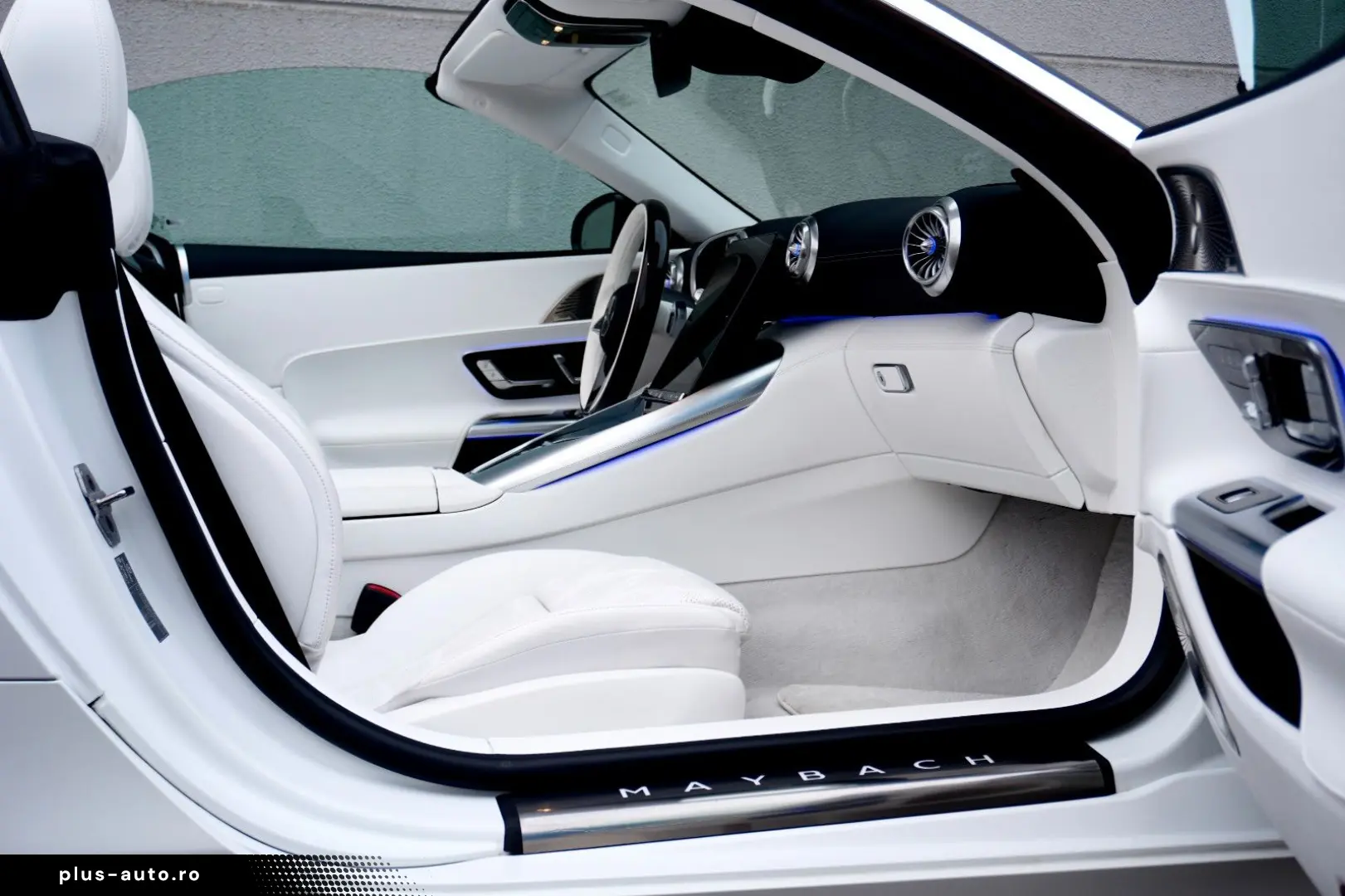 MERCEDES-BENZ SL 680 MAYBACH MONOGRAM SERIES WHITE AMBIENCE
