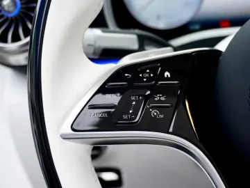 MERCEDES-BENZ SL 680 MAYBACH MONOGRAM SERIES WHITE AMBIENCE