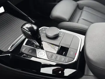 BMW X3 xDr 20dA M SPORT LivePl LED AHK Kam 19  SHZ