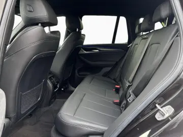 BMW X3 xDr 20dA M SPORT LivePl LED AHK Kam 19  SHZ