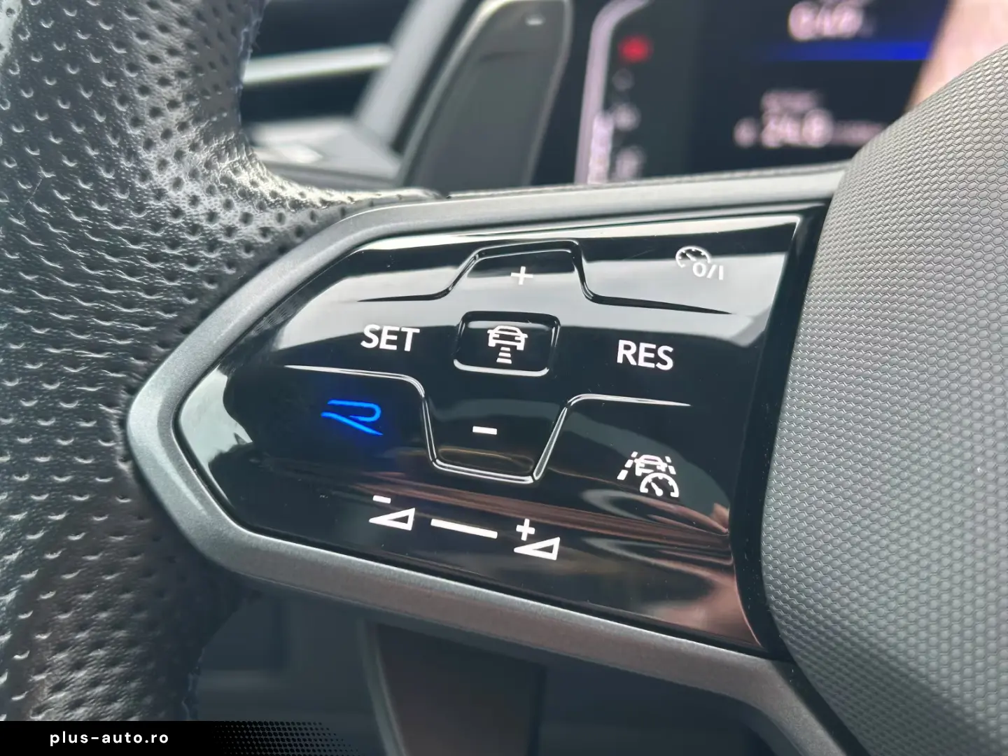 Volkswagen Arteon SB R 4M  Pano Matrix 360 AHK