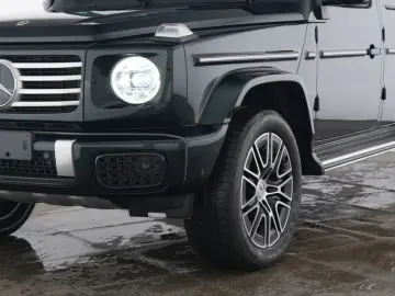 MERCEDES-BENZ G 450 d AMG Massage Standhz SHD AHK 20 Zoll