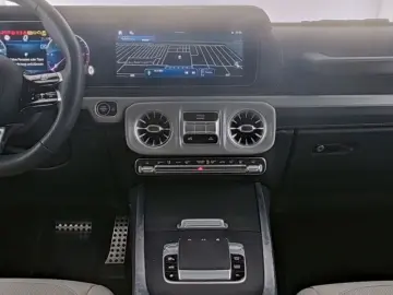 MERCEDES-BENZ G 450 d AMG Massage Standhz SHD AHK 20 Zoll