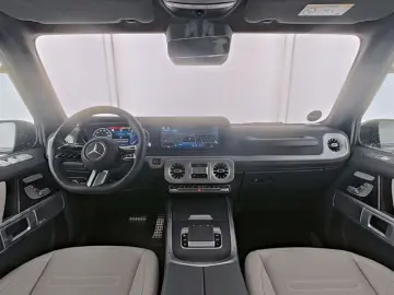 MERCEDES-BENZ G 450 d AMG Massage Standhz SHD AHK 20 Zoll