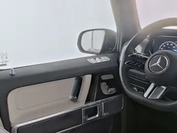 MERCEDES-BENZ G 450 d AMG Massage Standhz SHD AHK 20 Zoll