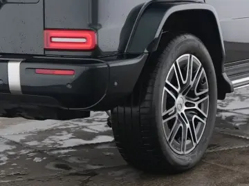 MERCEDES-BENZ G 450 d AMG Massage Standhz SHD AHK 20 Zoll