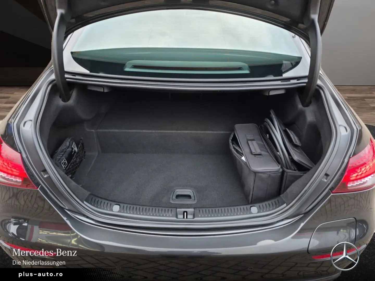 MERCEDES-BENZ E 300 e EXCLUSIVE LED Burmester RFK Totwinkel