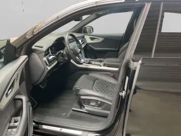 AUDI Q8 55TFSI e quattro S