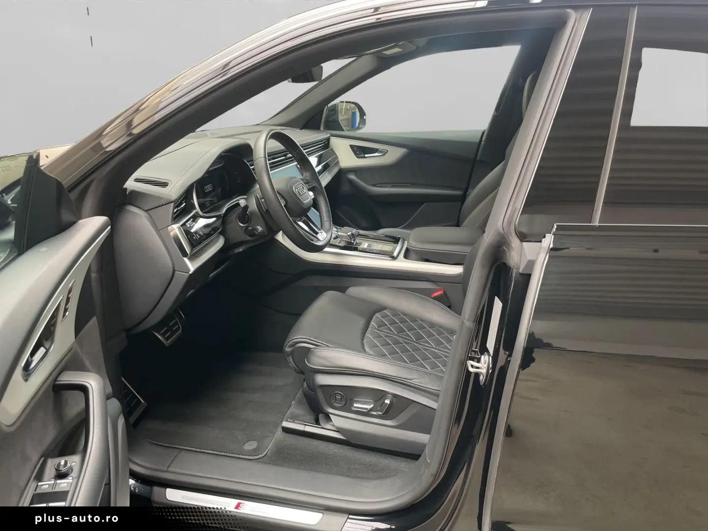 AUDI Q8 55TFSI e quattro S