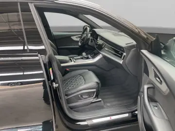 AUDI Q8 55TFSI e quattro S