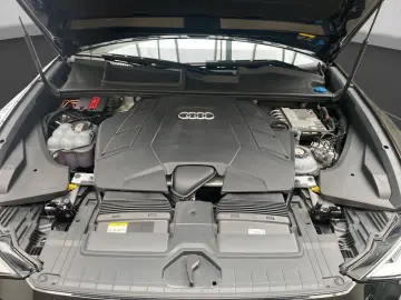 AUDI Q8 55TFSI e quattro S