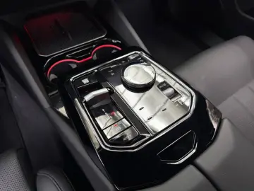 BMW 540d xDr MSp Bowers&W IconicGlow Carbon Ventilation 360