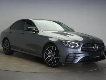 MERCEDES-BENZ E 300 e 9G-Tronic  AMG Navi Temp Kamera Side