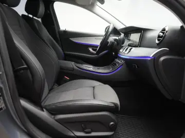 MERCEDES-BENZ E 300 e 9G-Tronic  AMG Navi Temp Kamera Side