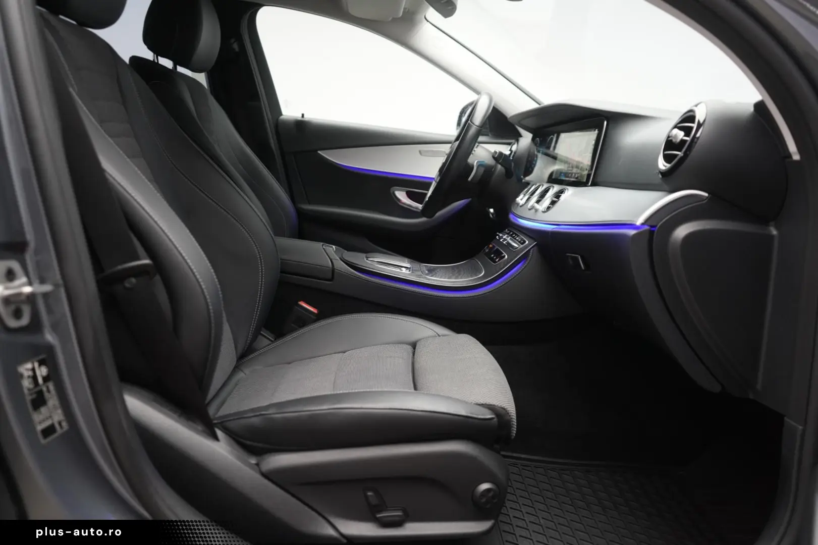 MERCEDES-BENZ E 300 e 9G-Tronic  AMG Navi Temp Kamera Side