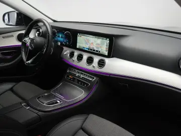 MERCEDES-BENZ E 300 e 9G-Tronic  AMG Navi Temp Kamera Side