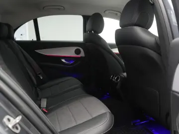 MERCEDES-BENZ E 300 e 9G-Tronic  AMG Navi Temp Kamera Side