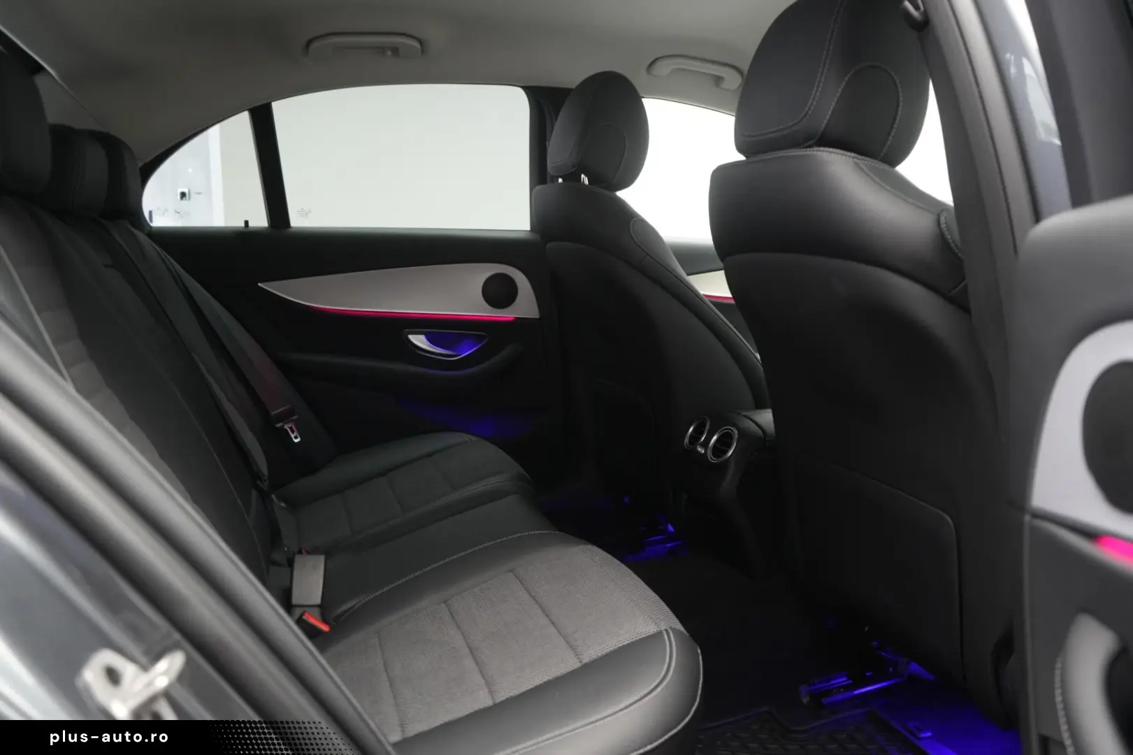 MERCEDES-BENZ E 300 e 9G-Tronic  AMG Navi Temp Kamera Side