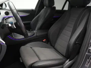 MERCEDES-BENZ E 300 e 9G-Tronic  AMG Navi Temp Kamera Side