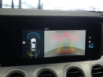 MERCEDES-BENZ E 300 e 9G-Tronic  AMG Navi Temp Kamera Side