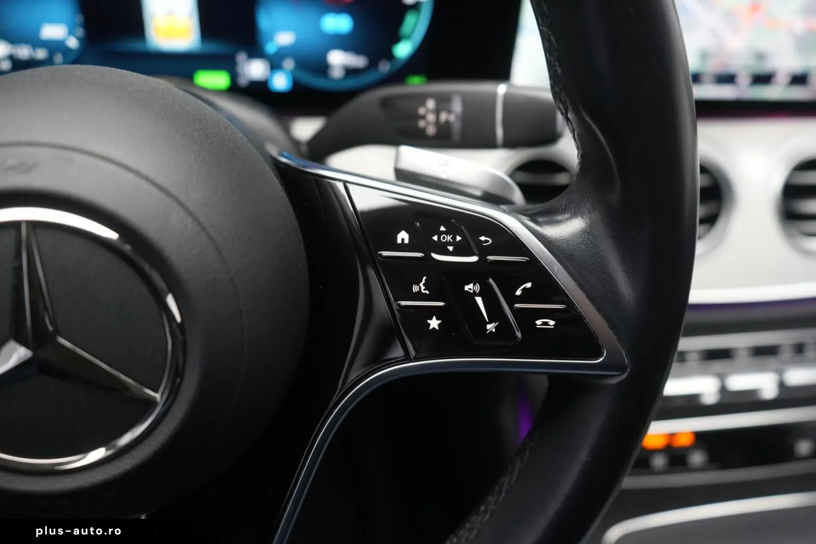 MERCEDES-BENZ E 300 e 9G-Tronic  AMG Navi Temp Kamera Side