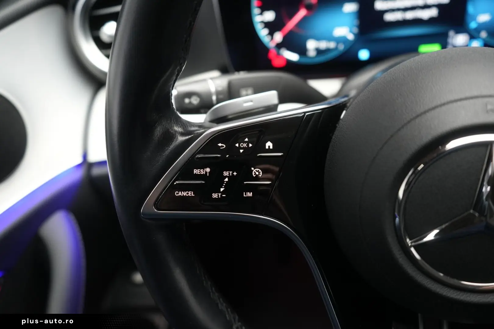 MERCEDES-BENZ E 300 e 9G-Tronic  AMG Navi Temp Kamera Side