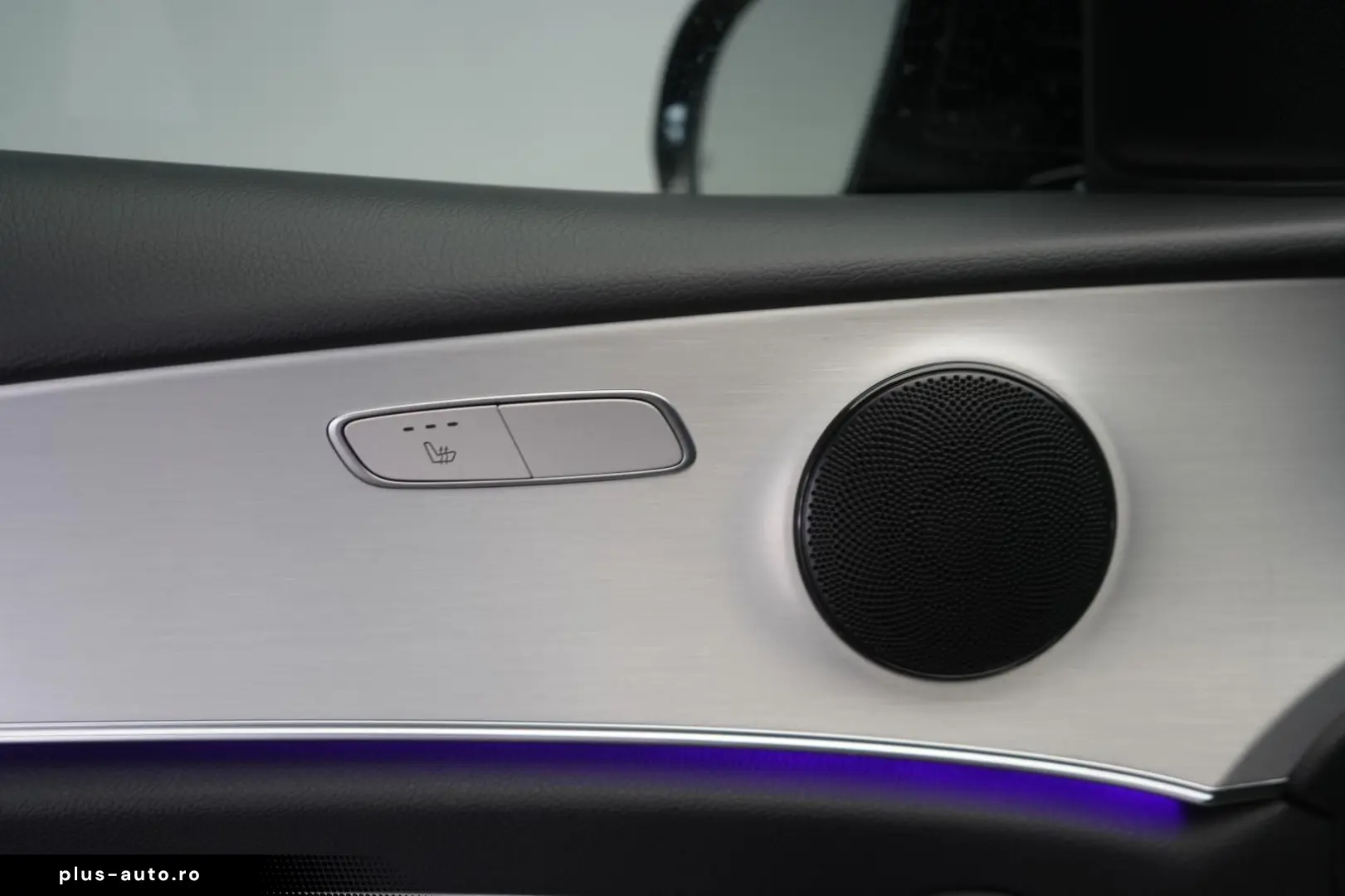 MERCEDES-BENZ E 300 e 9G-Tronic  AMG Navi Temp Kamera Side