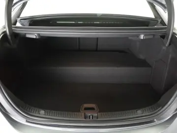 MERCEDES-BENZ E 300 e 9G-Tronic  AMG Navi Temp Kamera Side