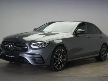 MERCEDES-BENZ E 300 e 9G-Tronic  AMG Navi Temp Kamera Side