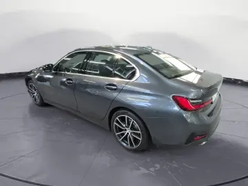 BMW 320i Automatik Navi Bluetooth PDC MP3 Schn. Klim