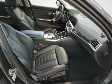 BMW 320i Automatik Navi Bluetooth PDC MP3 Schn. Klim