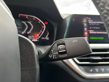 BMW 320i Limousine LED LC Prof Komfort Ambiente SHZ