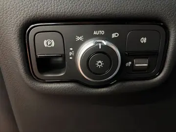 MERCEDES-BENZ V 220 d lang Style elektr. Türen Multibeam AHK