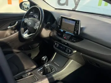 Hyundai i30 1.4 TGDI Trend